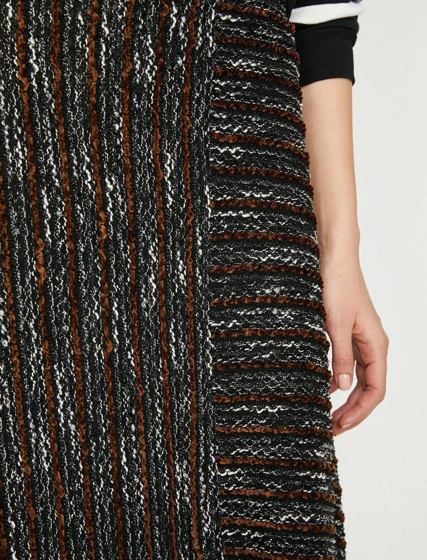 12000 Black Striped Midi Skirt