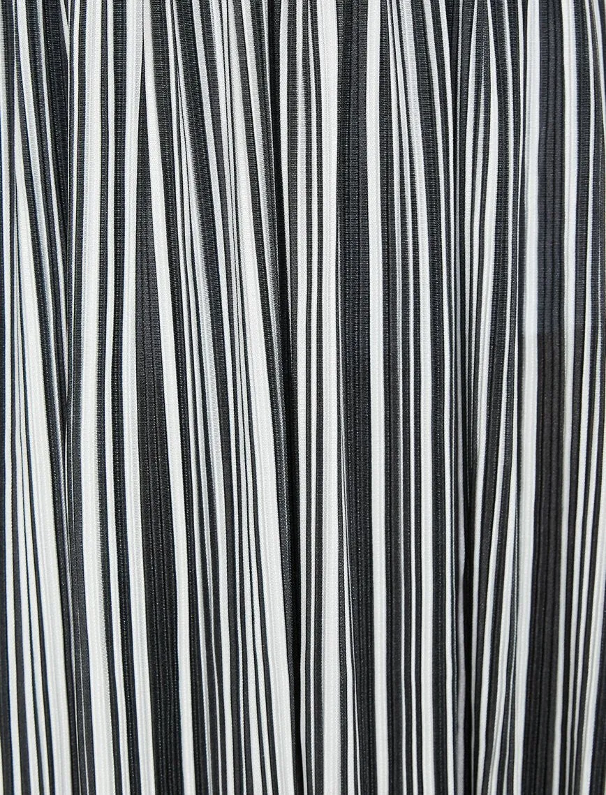 12203 Black Striped Midi Skirt