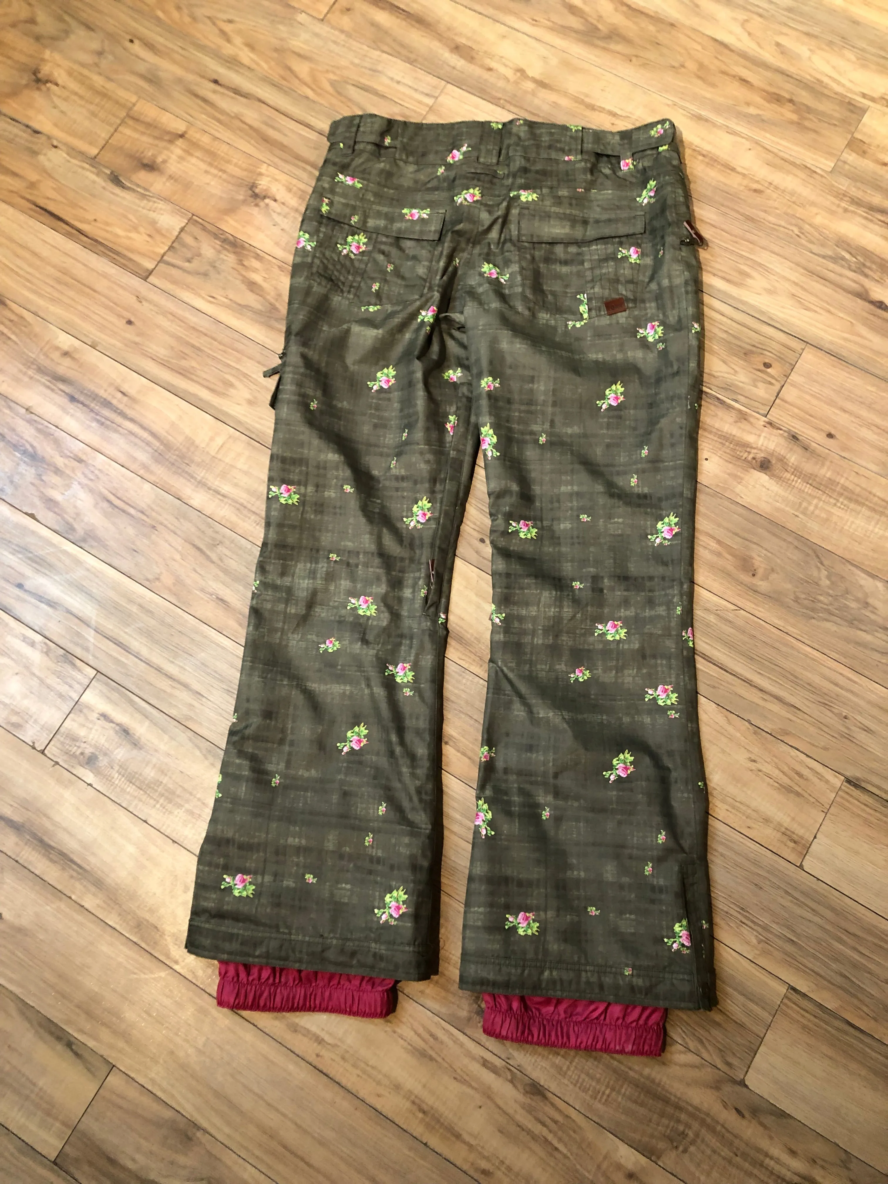 Roxy Floral Design Ski Pants, Size XL, 38”x33”