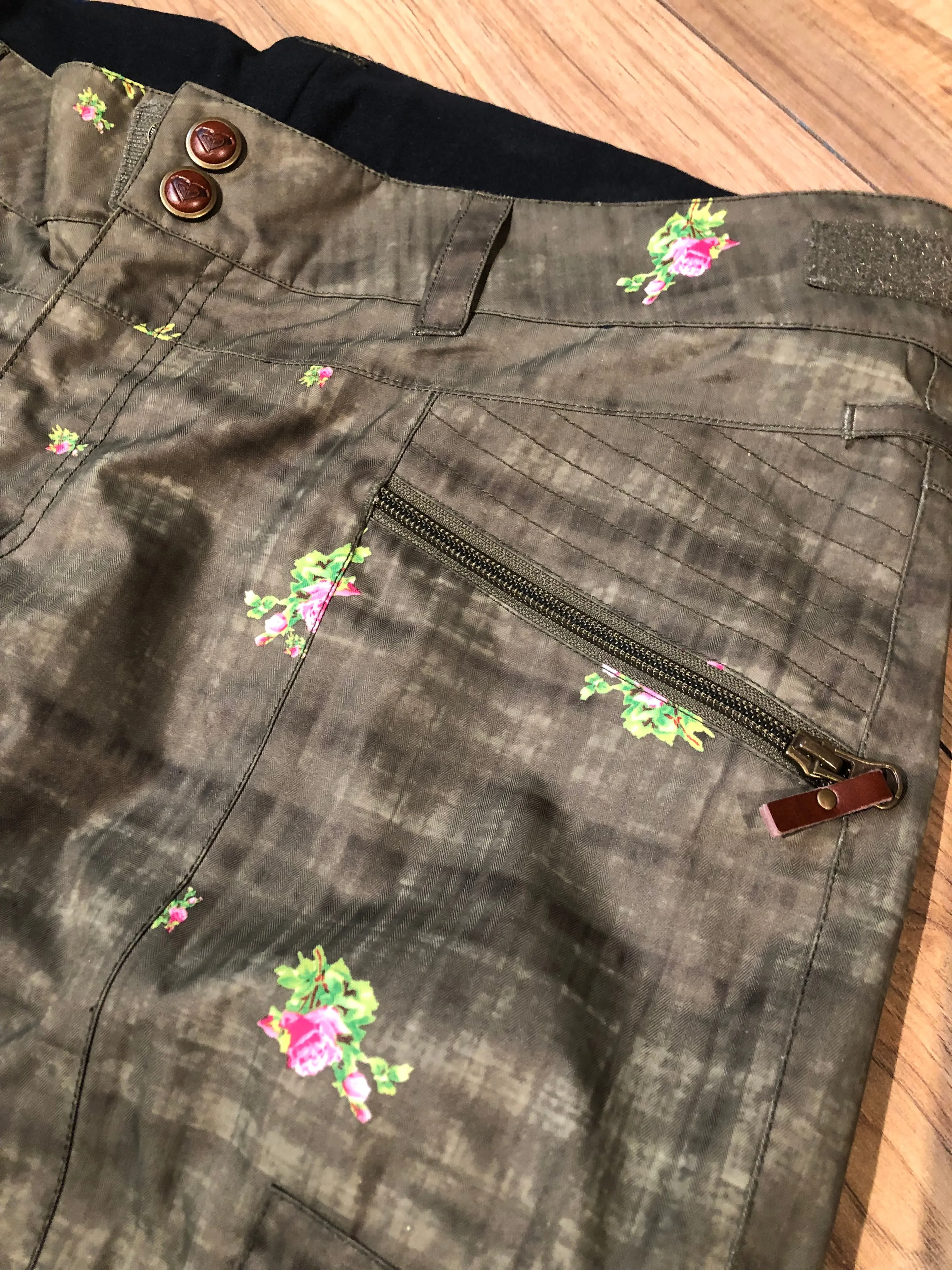 Roxy Floral Design Ski Pants, Size XL, 38”x33”