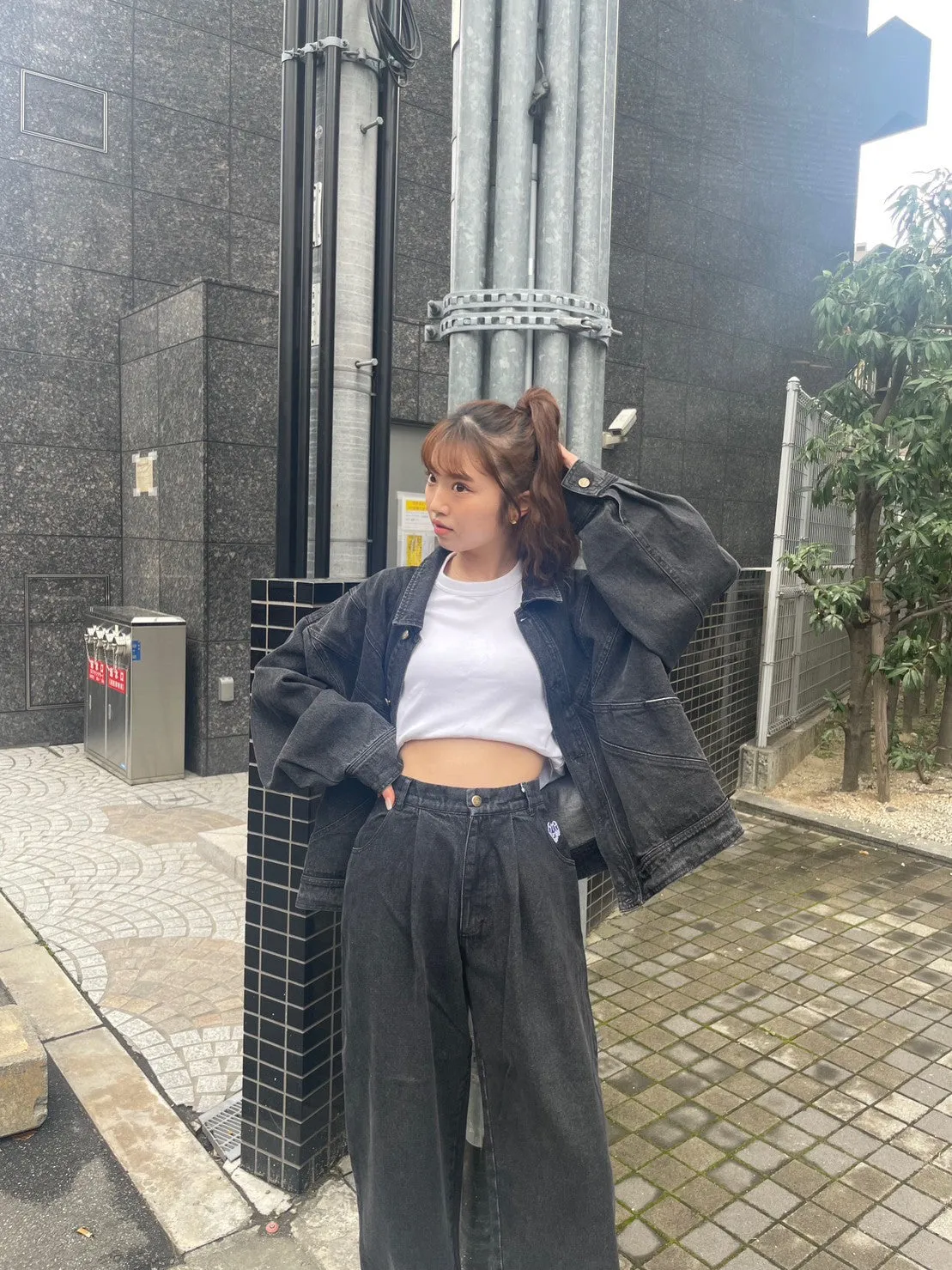 Tuck wide denim pants