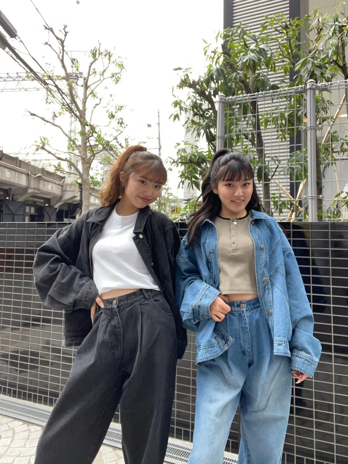 Tuck wide denim pants
