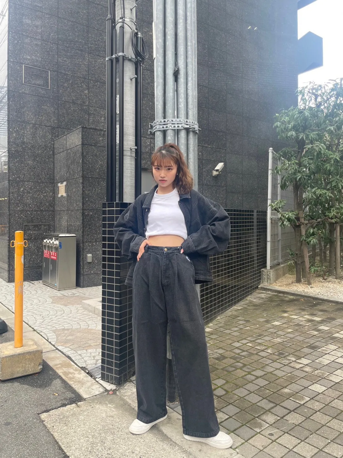 Tuck wide denim pants